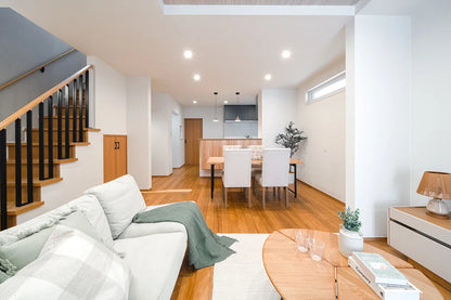 【せやまどりNo.110】「間口6.5mの狭小土地に、明るく開放的な1階リビングと 和室＆書斎スペースを実現したお手本の家」の間取り図